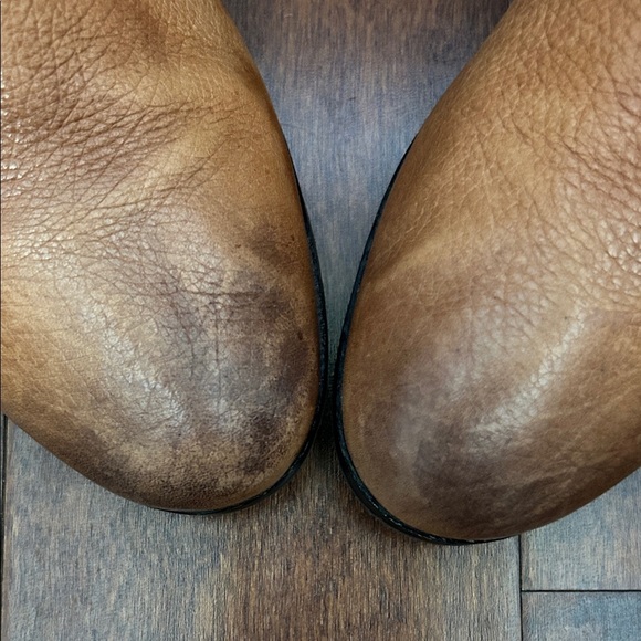 Vince Camuto Marcin Tan Pebbled Distressed Leather Studded Ankle Boots, Size 9.5 - Picture 5 of 16